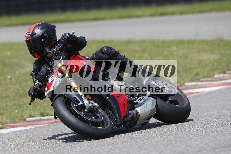 /27 12.06.2025 Ducati Schweiz Trackday Warmup  ADR/gelb-jeaune/32